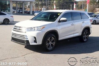 2019 Toyota Highlander LE I4 FWD (Natl)
