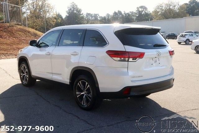 2019 Toyota Highlander LE I4 FWD (Natl)