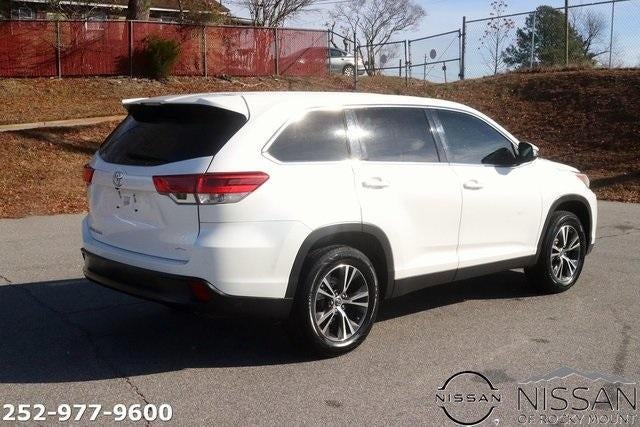 2019 Toyota Highlander LE I4 FWD (Natl)