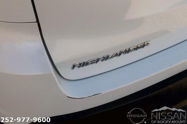 2019 Toyota Highlander LE I4 FWD (Natl)