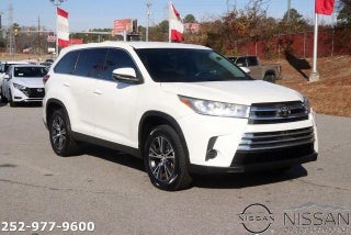 2019 Toyota Highlander LE I4 FWD (Natl)