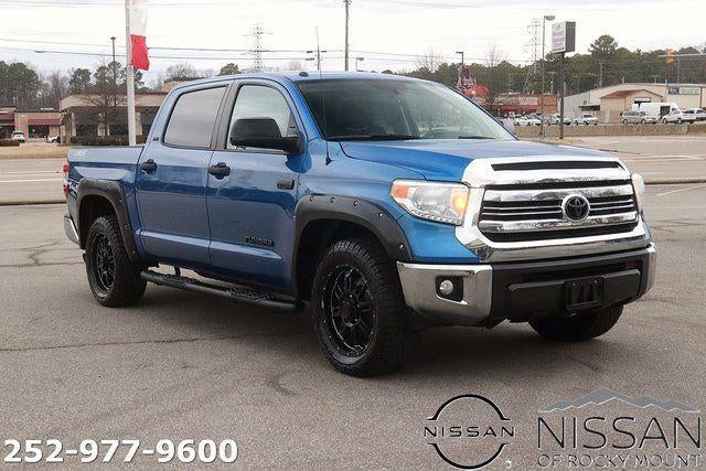 2017 Toyota Tundra 2WD 2WD SR5 CrewMax 5.5' Bed 5.7L FFV (SE)