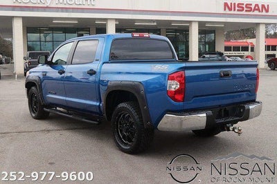 2017 Toyota Tundra 2WD 2WD SR5 CrewMax 5.5' Bed 5.7L FFV (SE)