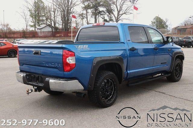 2017 Toyota Tundra 2WD 2WD SR5 CrewMax 5.5' Bed 5.7L FFV (SE)
