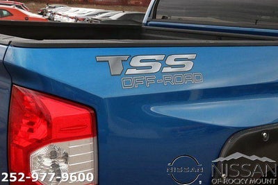 2017 Toyota Tundra 2WD 2WD SR5 CrewMax 5.5' Bed 5.7L FFV (SE)