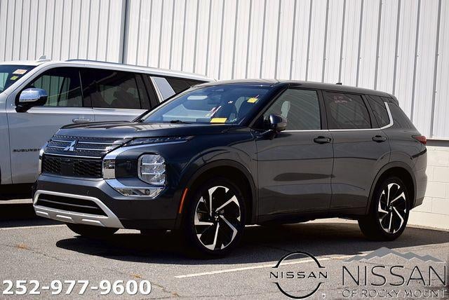 2025 Mitsubishi Outlander SE 2WD's photo
