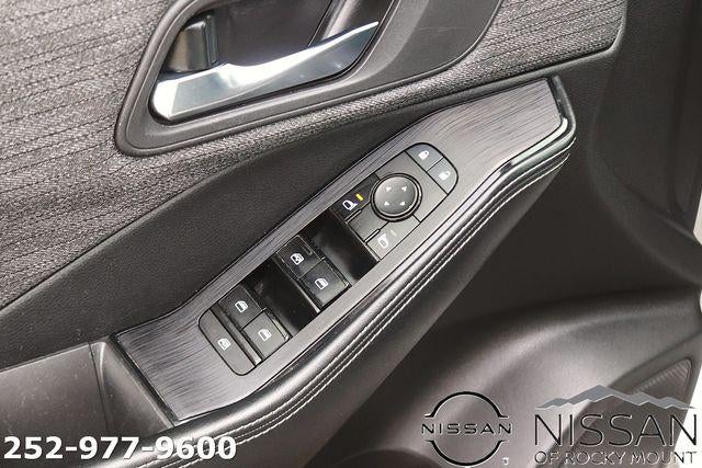 2021 Nissan Rogue FWD SV