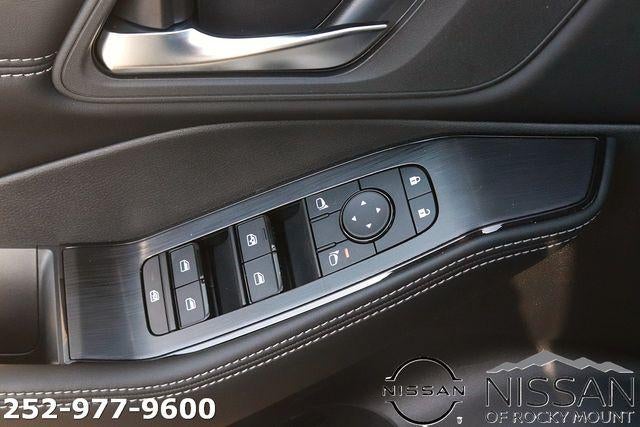 2026 Nissan Rogue 2026.5 FWD Dark Armor