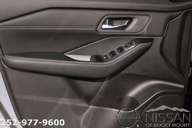 2026 Nissan Rogue 2026.5 FWD Dark Armor