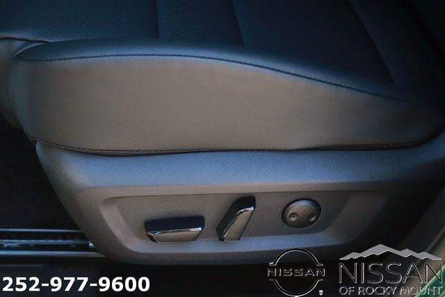 2026 Nissan Rogue 2026.5 FWD Dark Armor