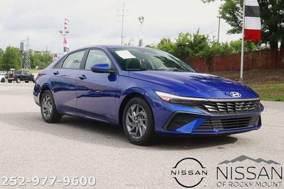 2024 Hyundai ELANTRA SEL IVT