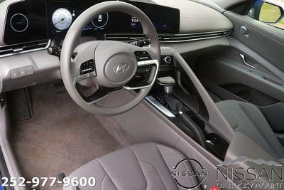 2024 Hyundai ELANTRA SEL IVT