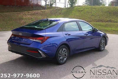 2024 Hyundai ELANTRA SEL IVT