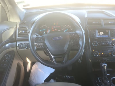 2017 Ford Explorer Base