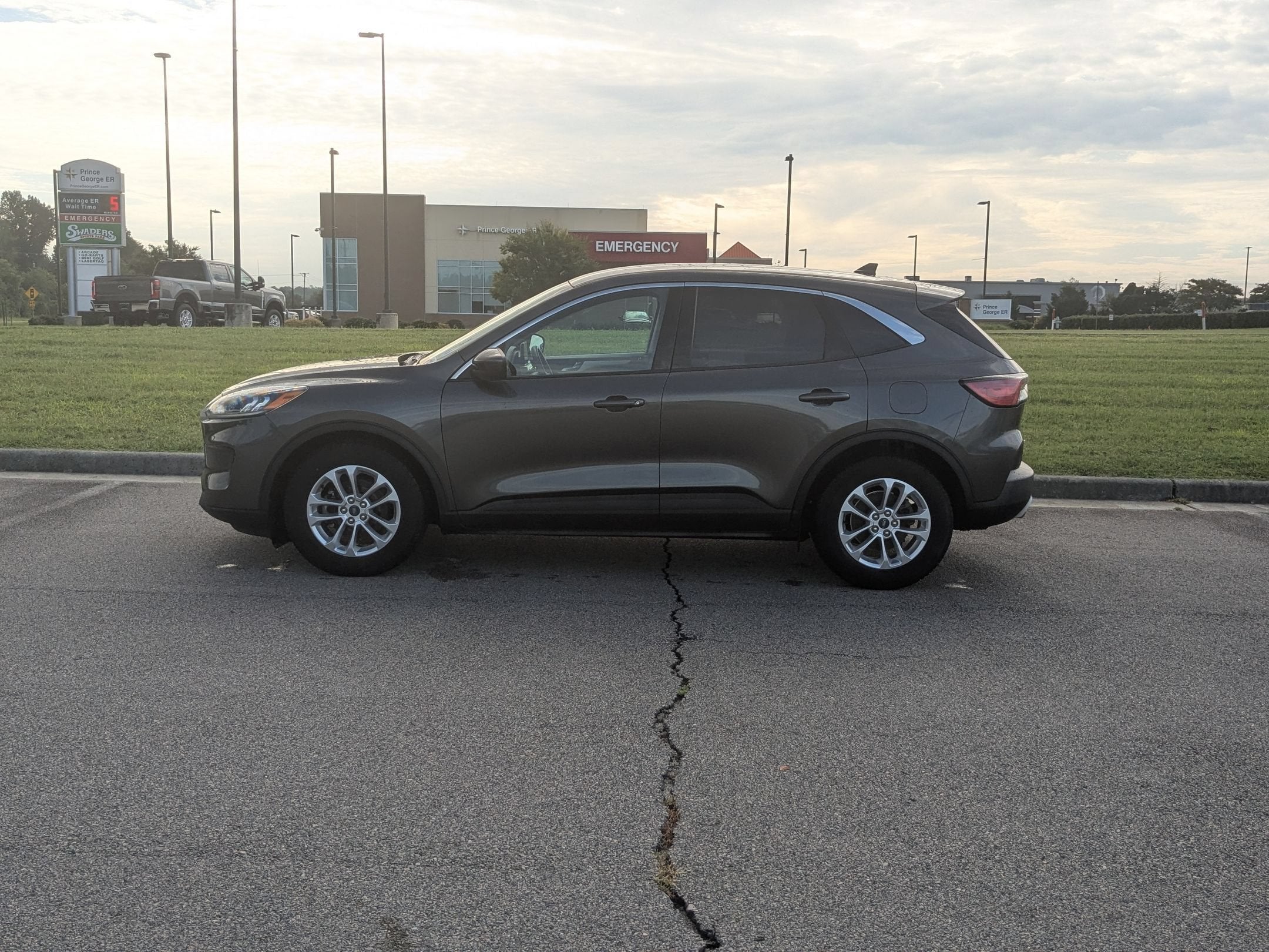 2020 Ford Escape SE