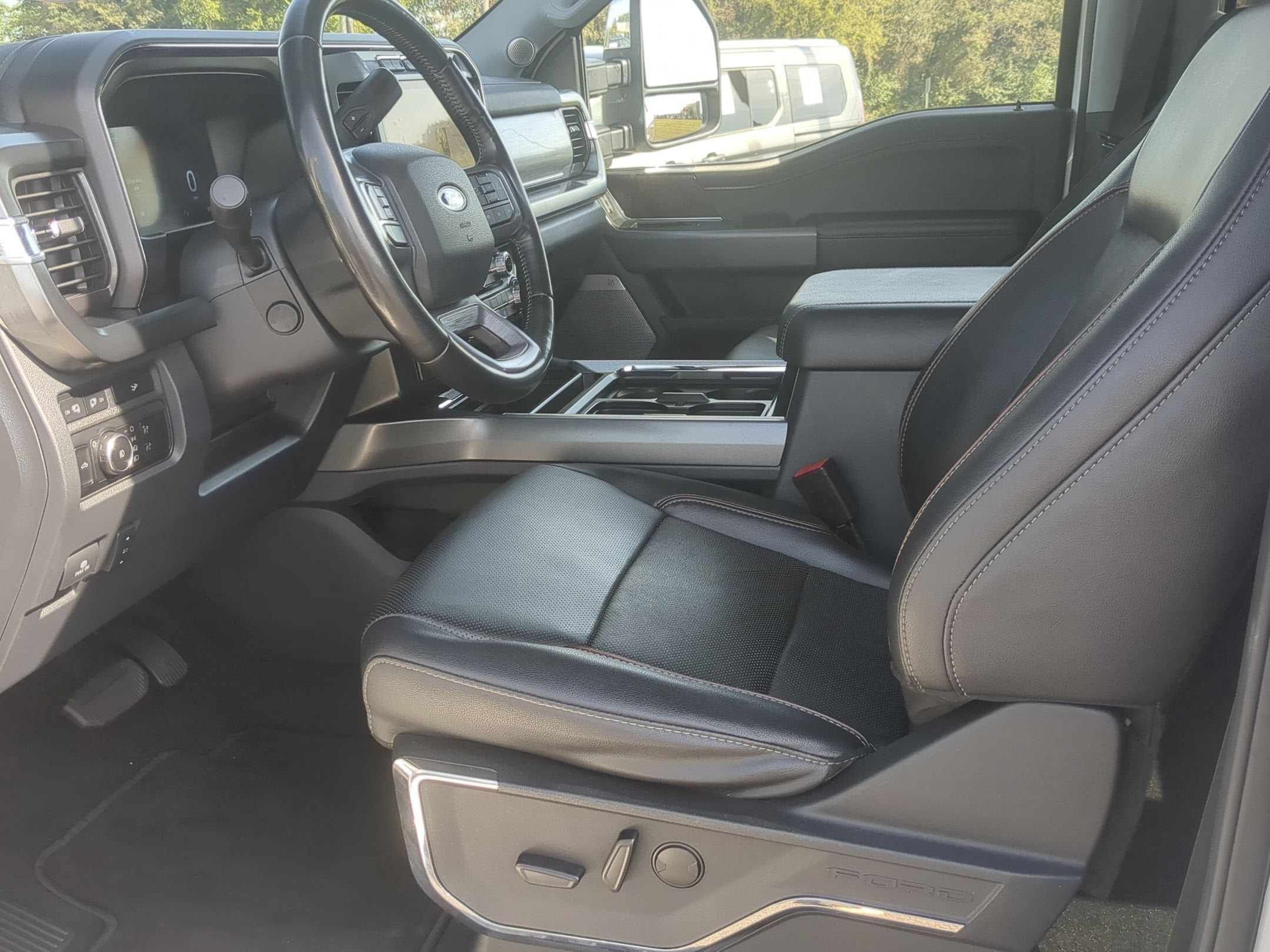 2023 Ford Super Duty F-350 SRW LARIAT