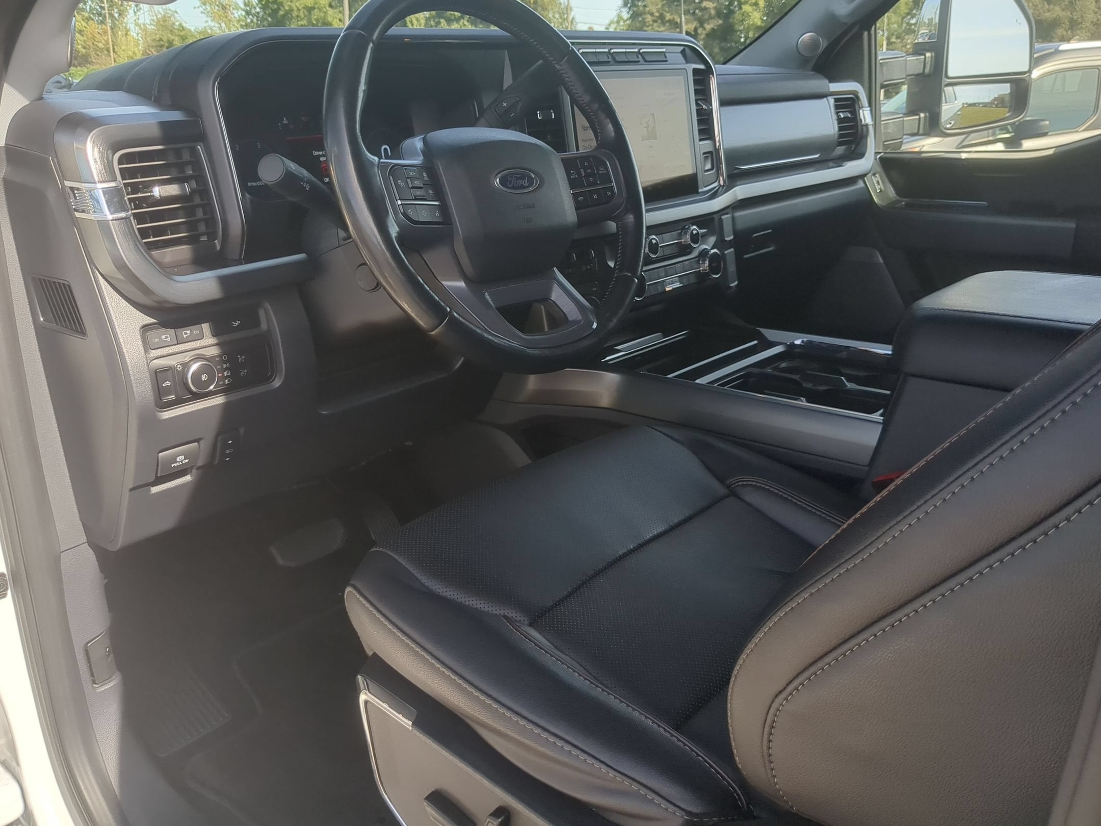 2023 Ford Super Duty F-350 SRW LARIAT
