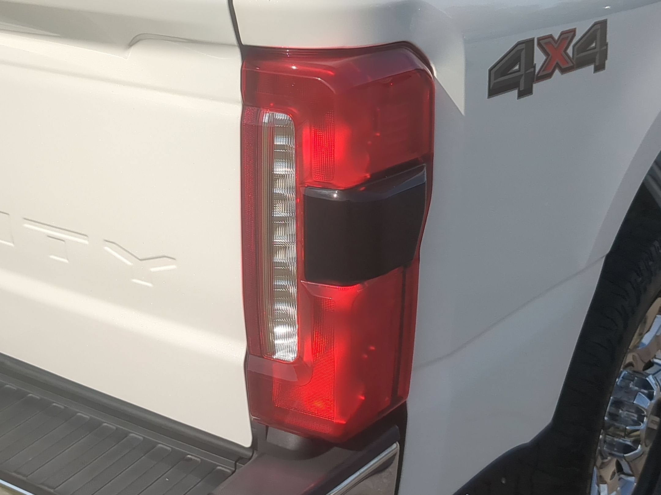 2023 Ford Super Duty F-350 SRW LARIAT