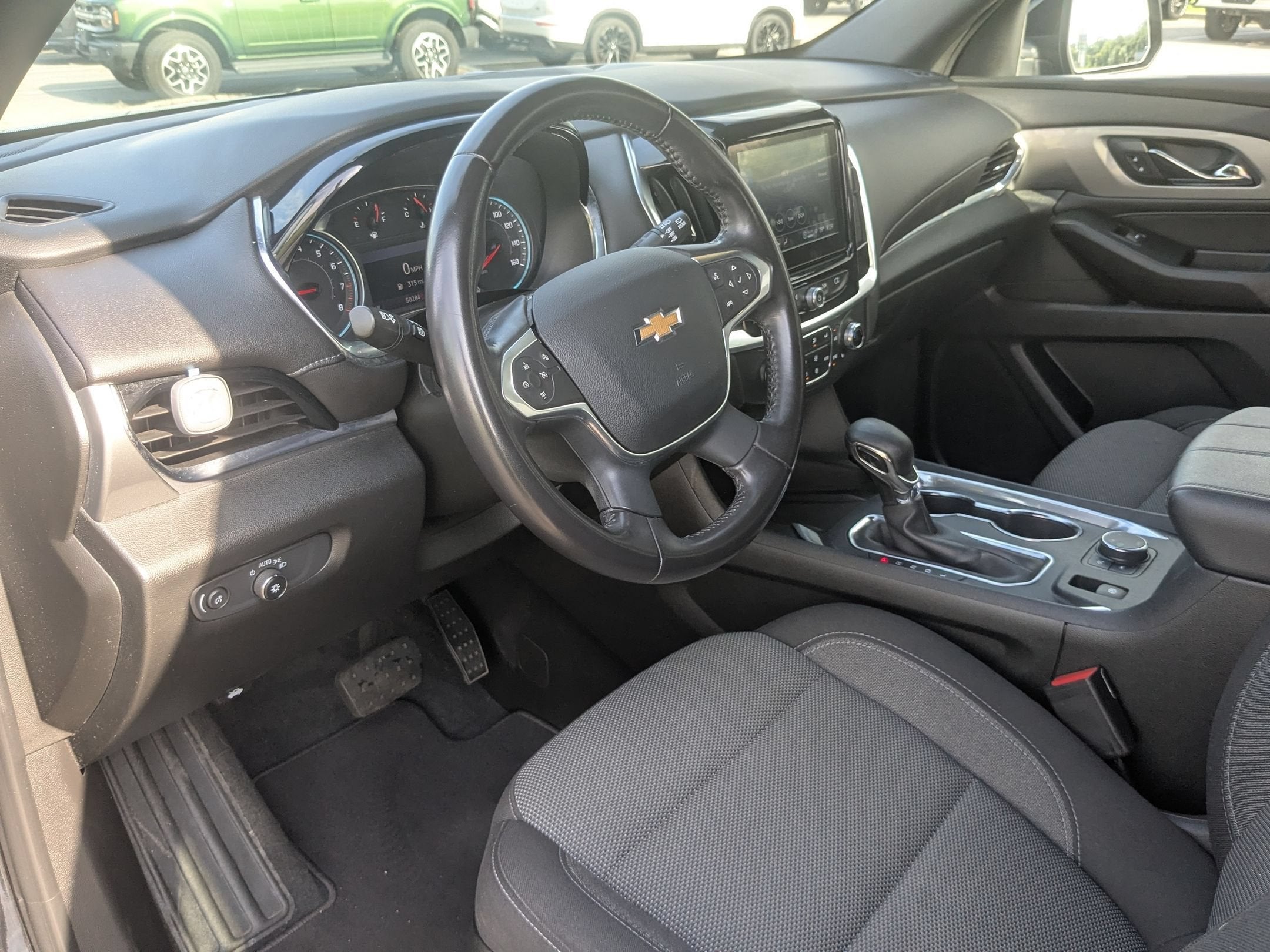 2022 Chevrolet Traverse LT Cloth