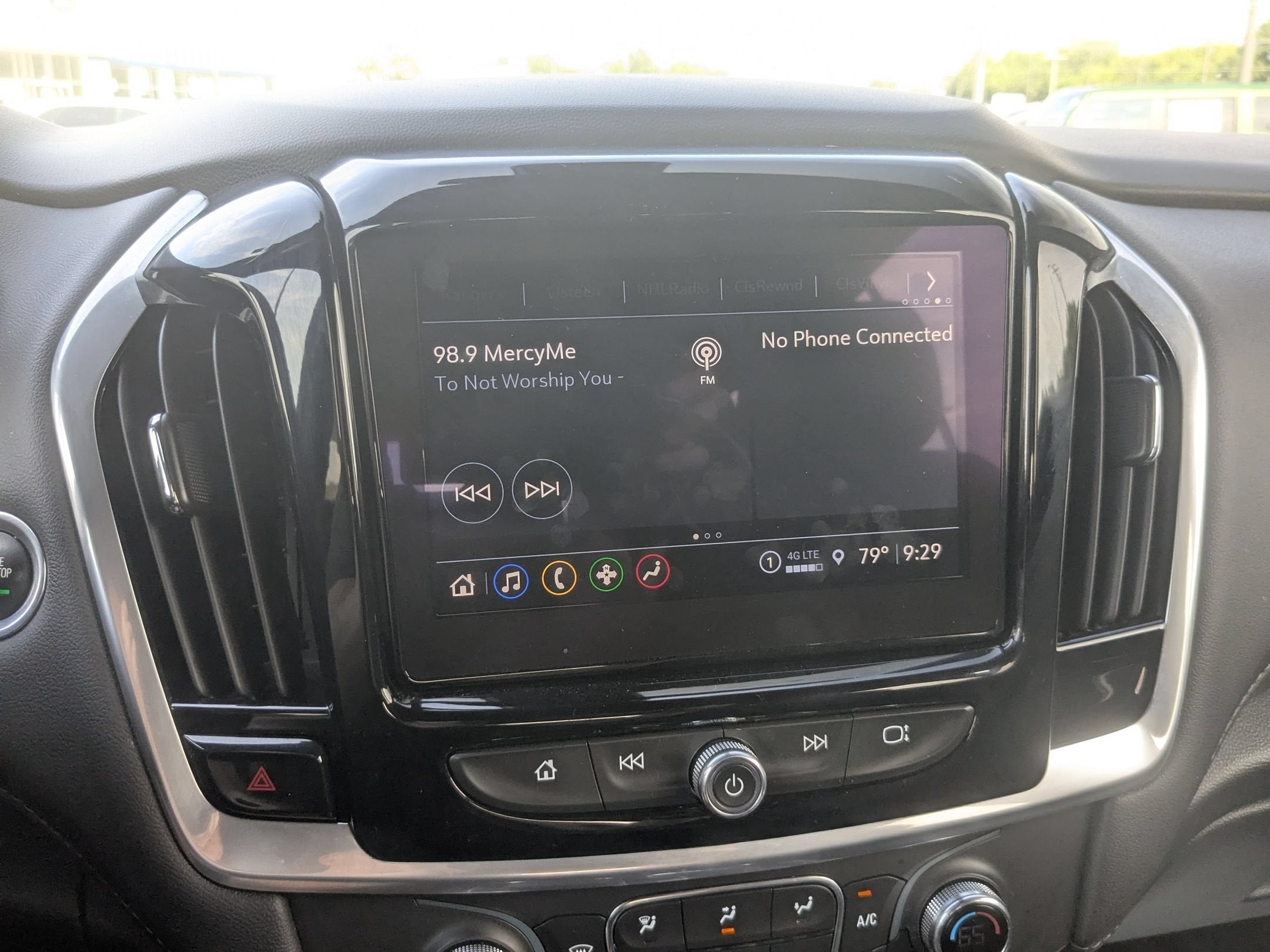 2022 Chevrolet Traverse LT Cloth