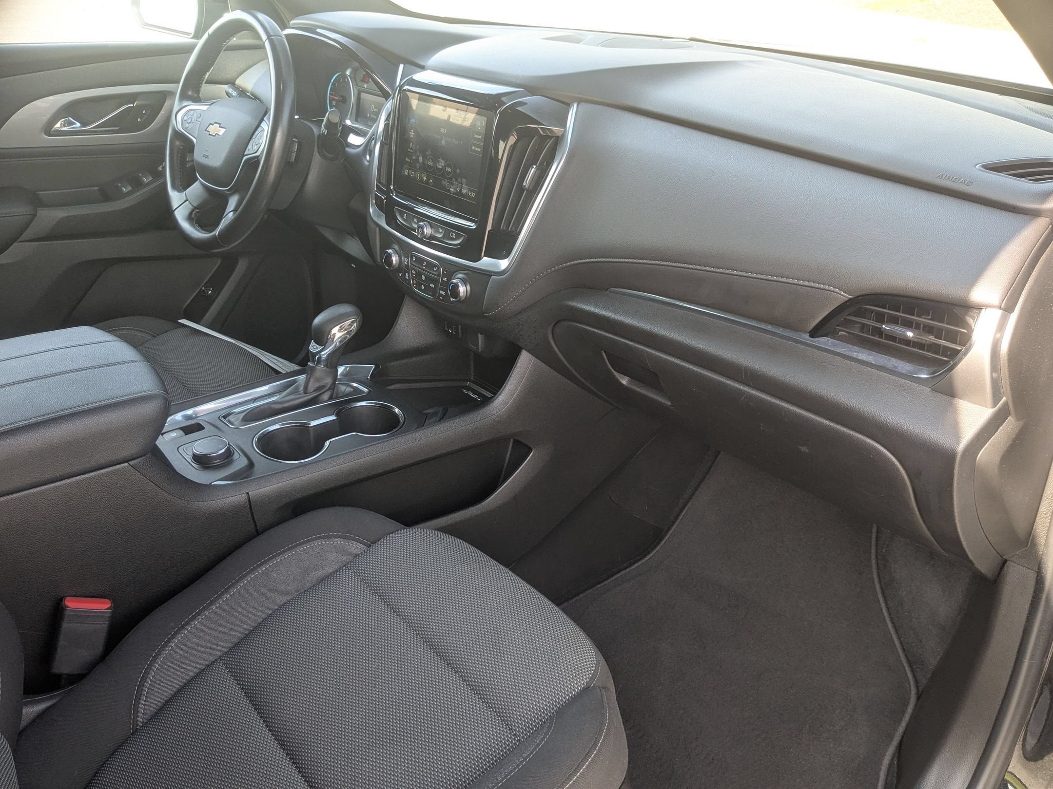 2022 Chevrolet Traverse LT Cloth