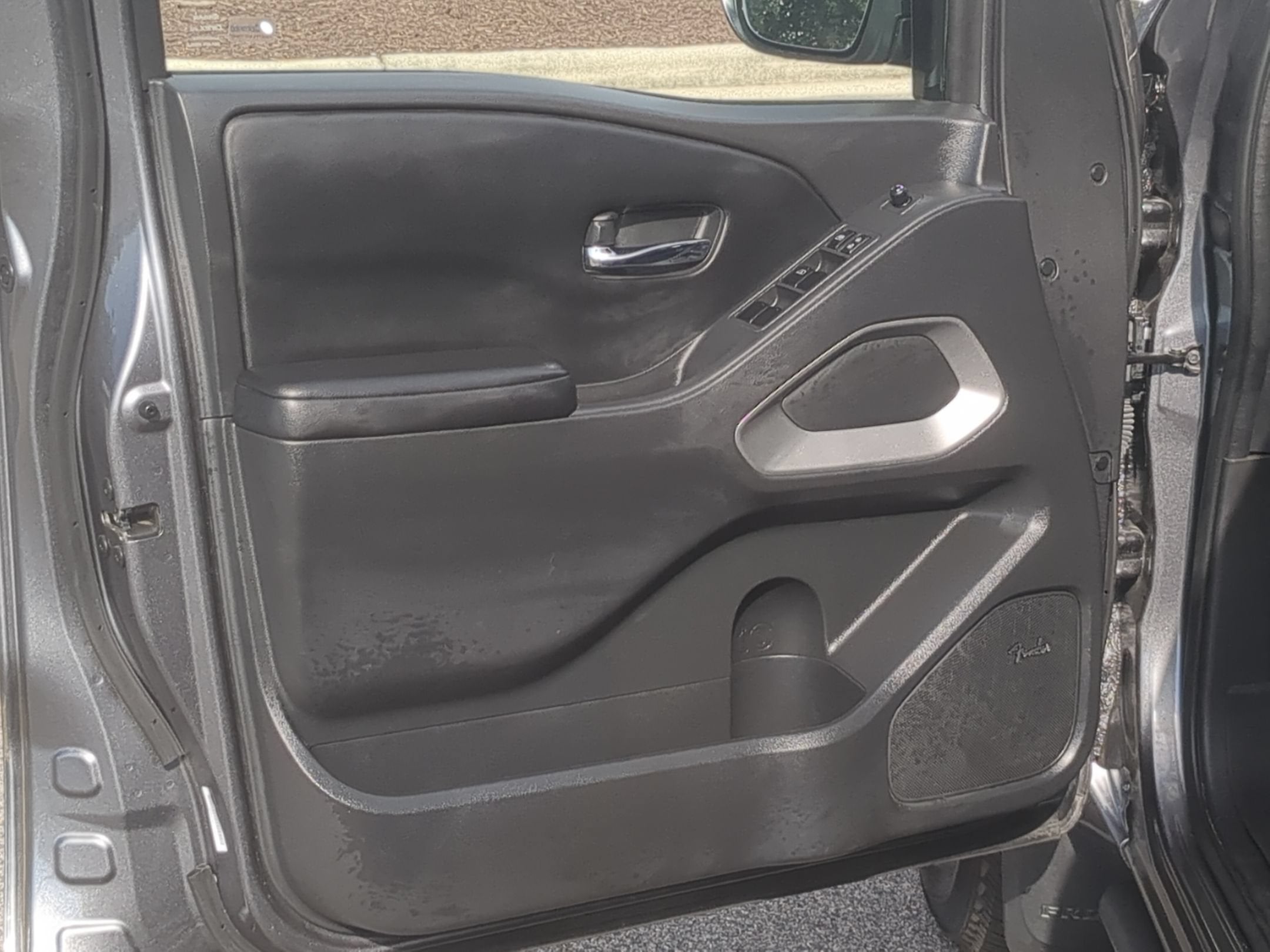 2025 Nissan Frontier SL