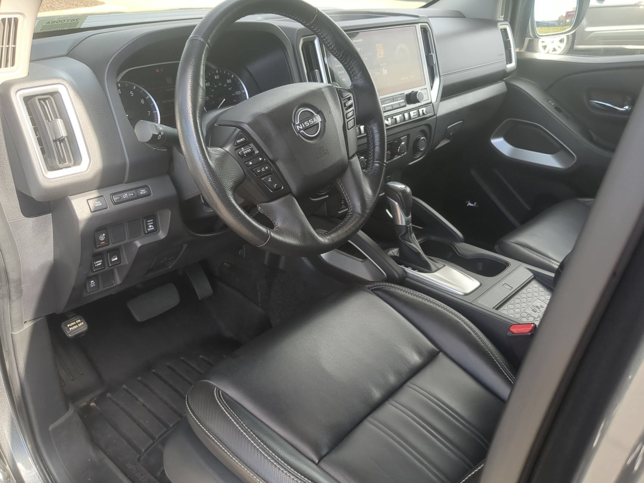 2025 Nissan Frontier SL