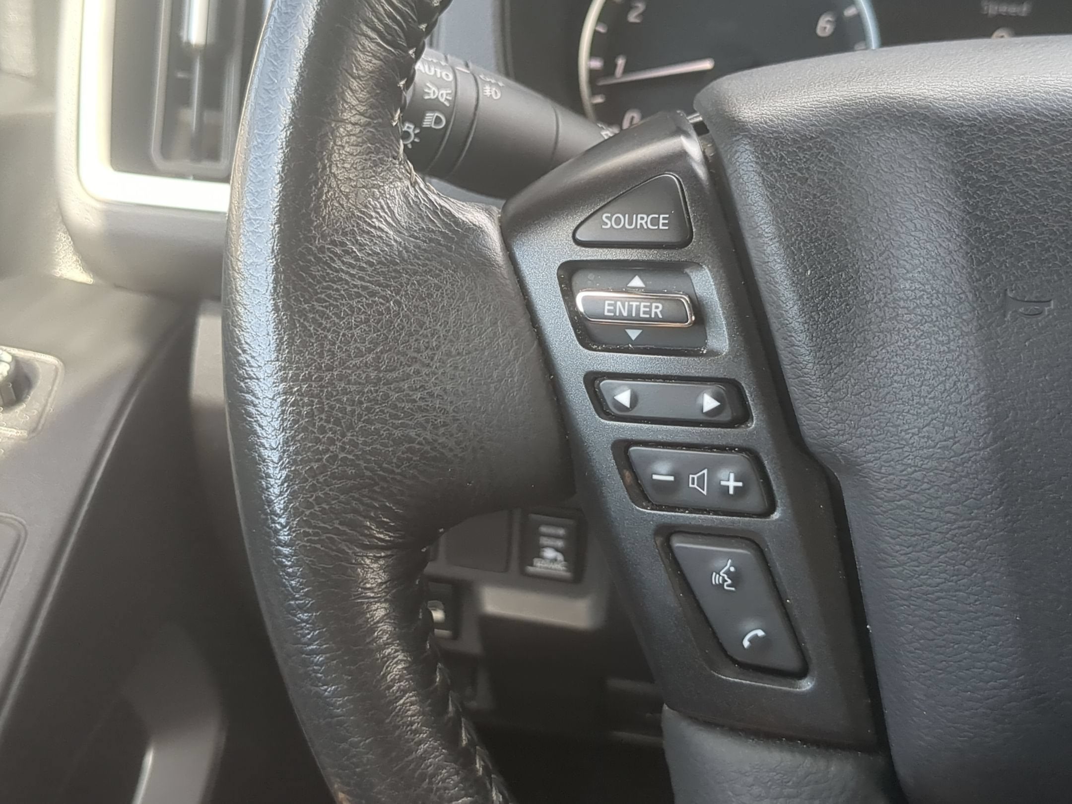 2025 Nissan Frontier SL
