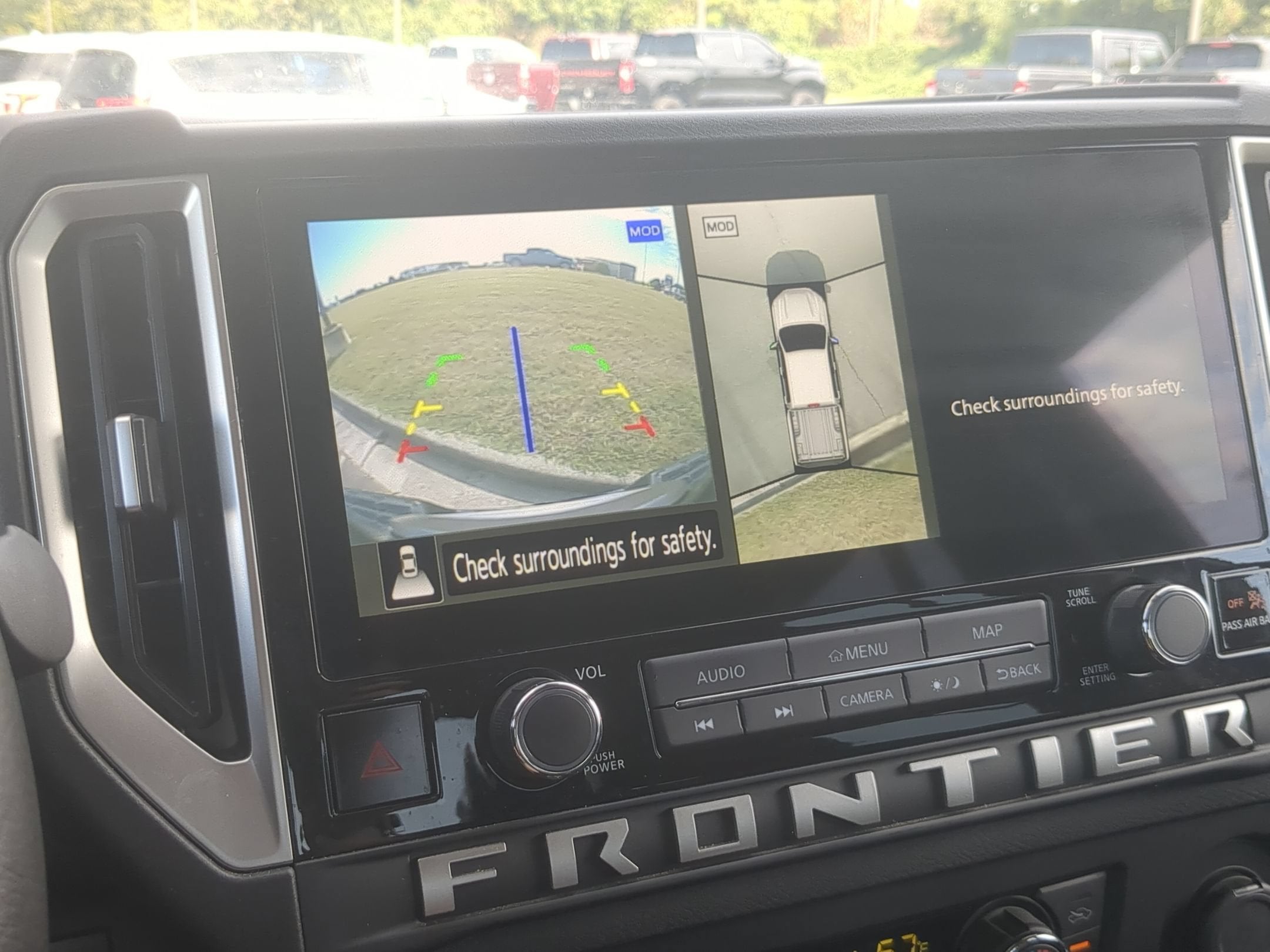 2025 Nissan Frontier SL