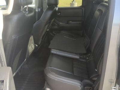 2025 Nissan Frontier SL