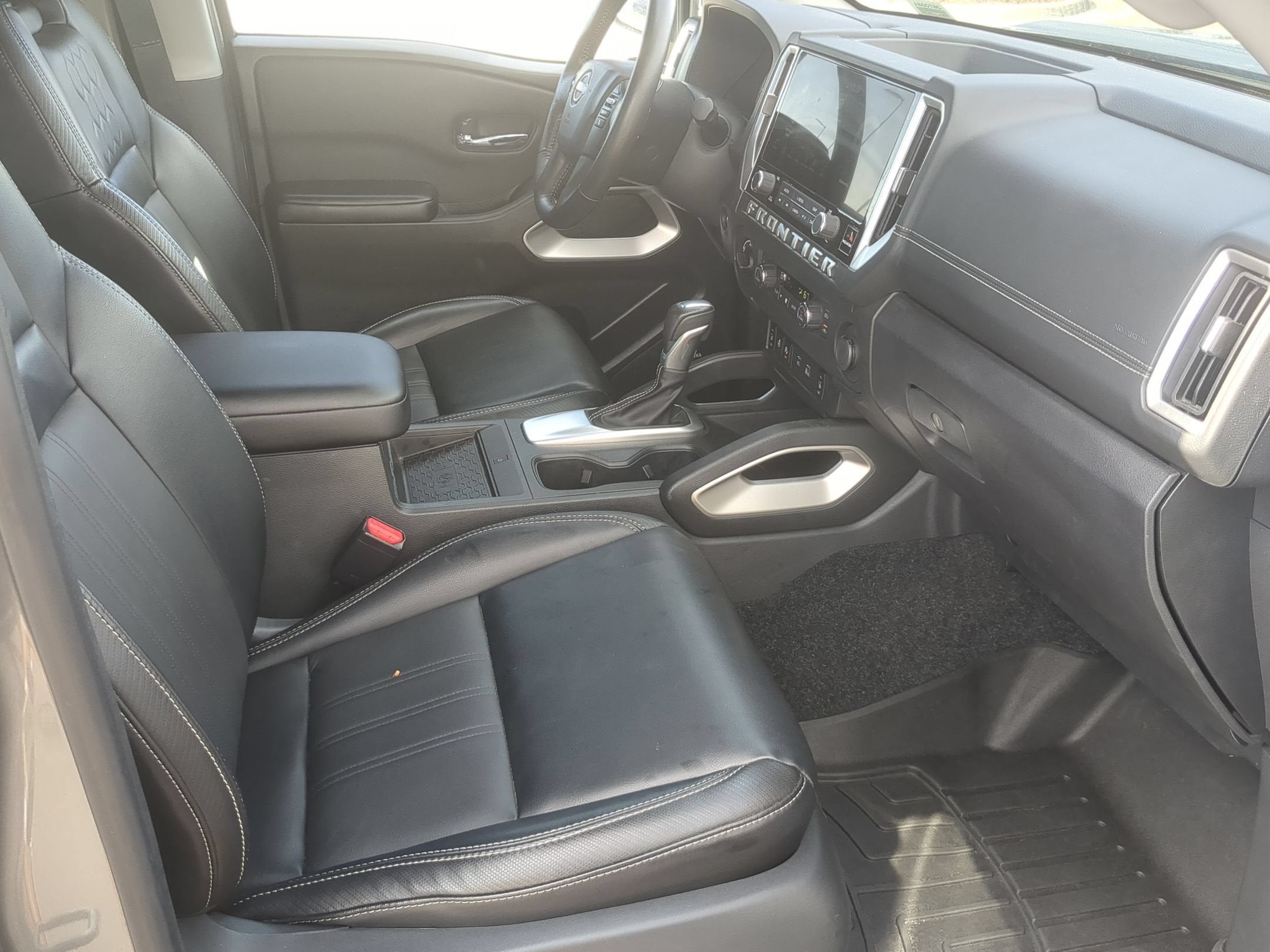 2025 Nissan Frontier SL