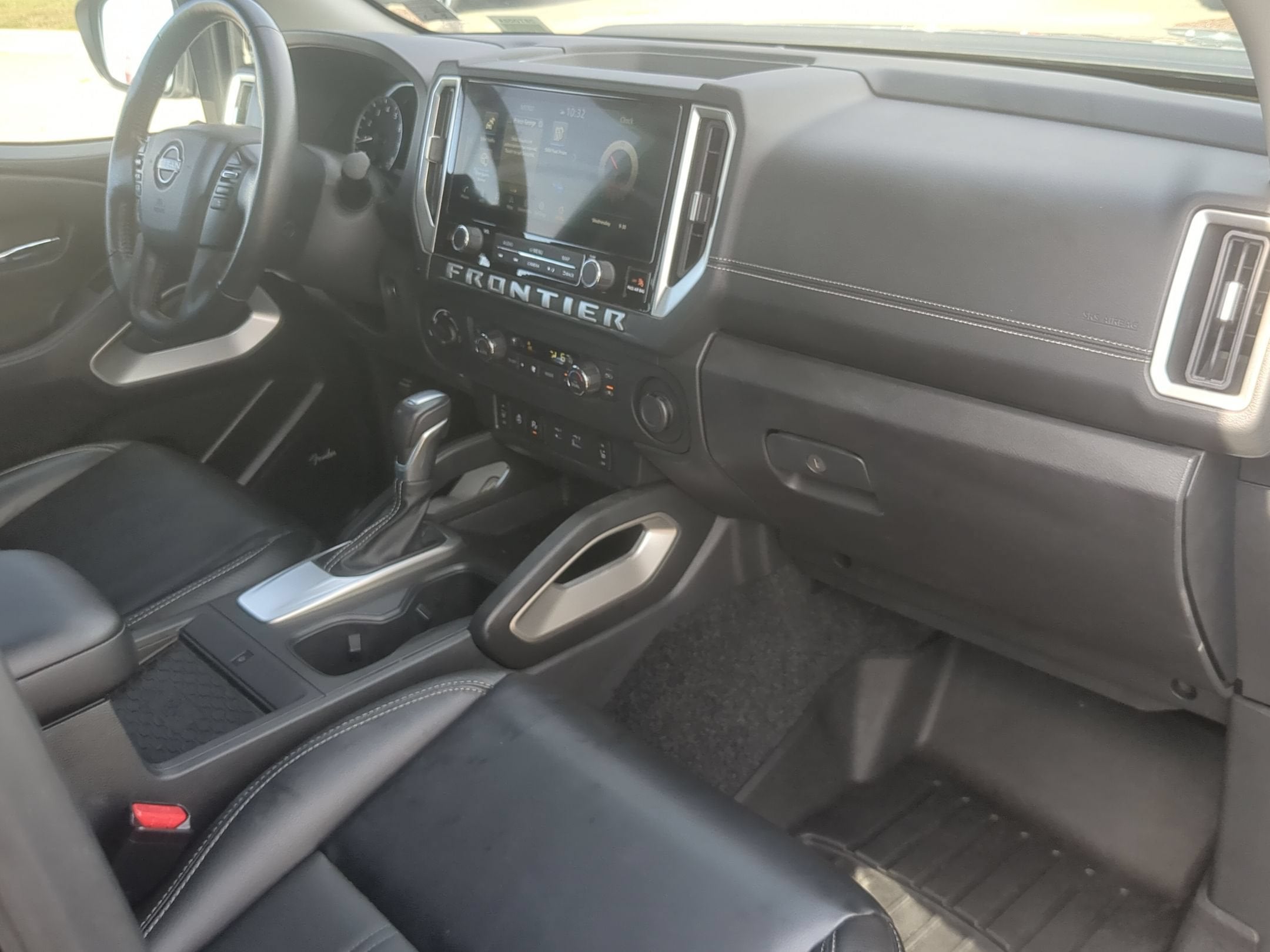 2025 Nissan Frontier SL