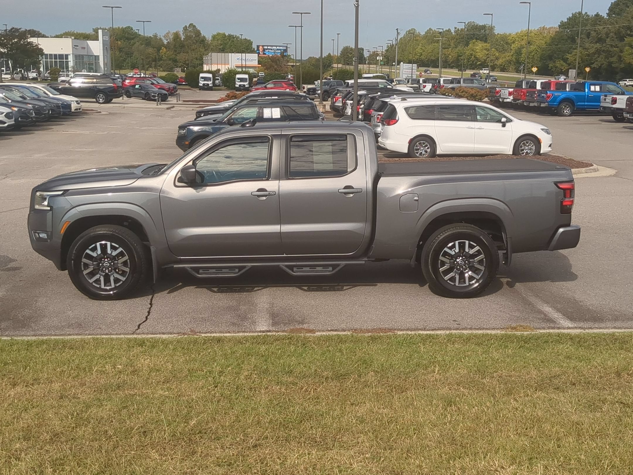 2025 Nissan Frontier SL