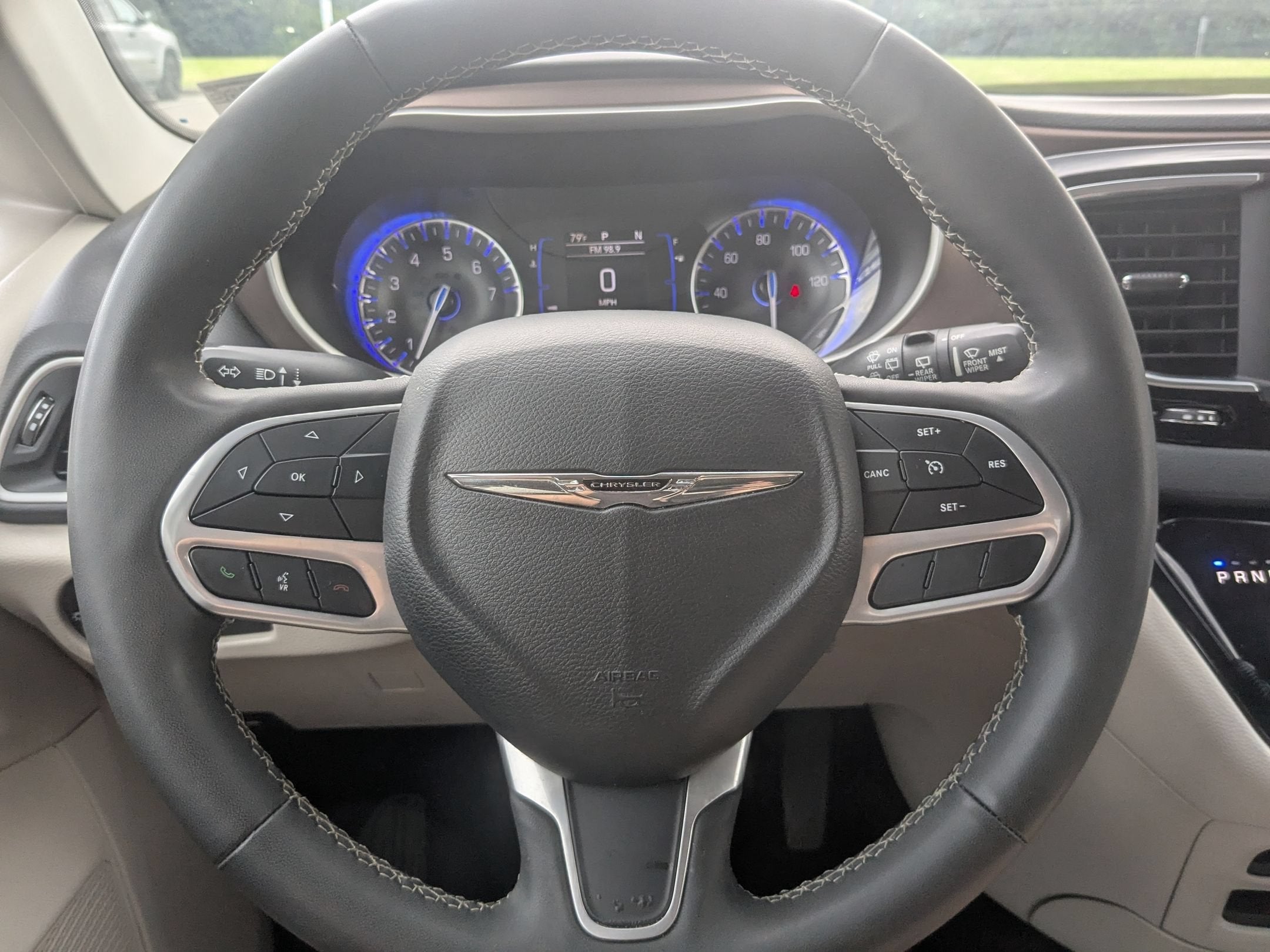 2023 Chrysler Voyager LX