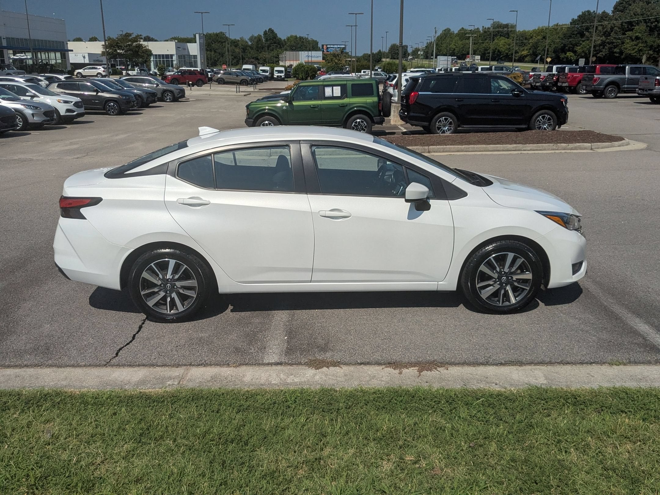 2025 Nissan Versa SV
