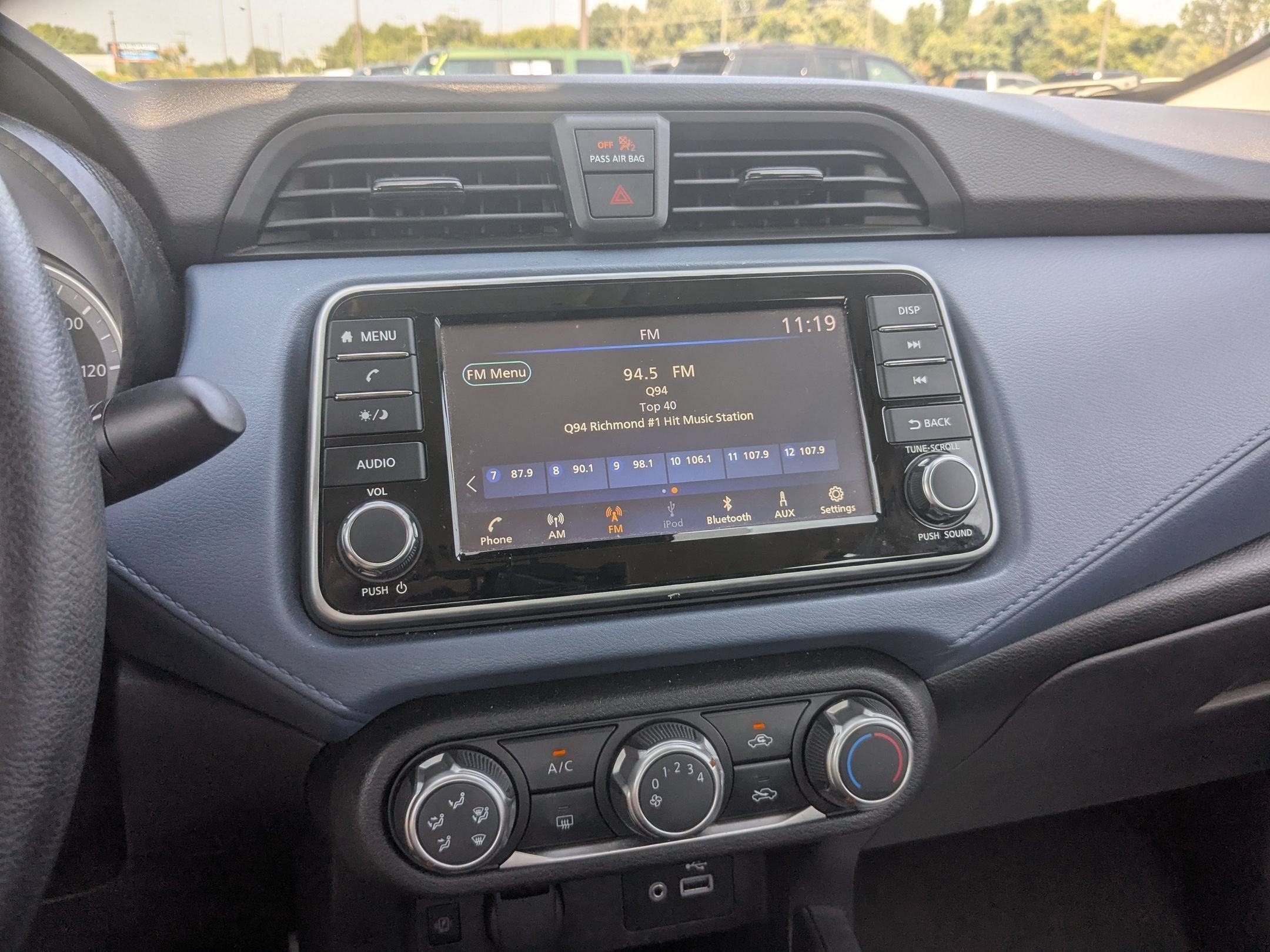 2025 Nissan Versa SV