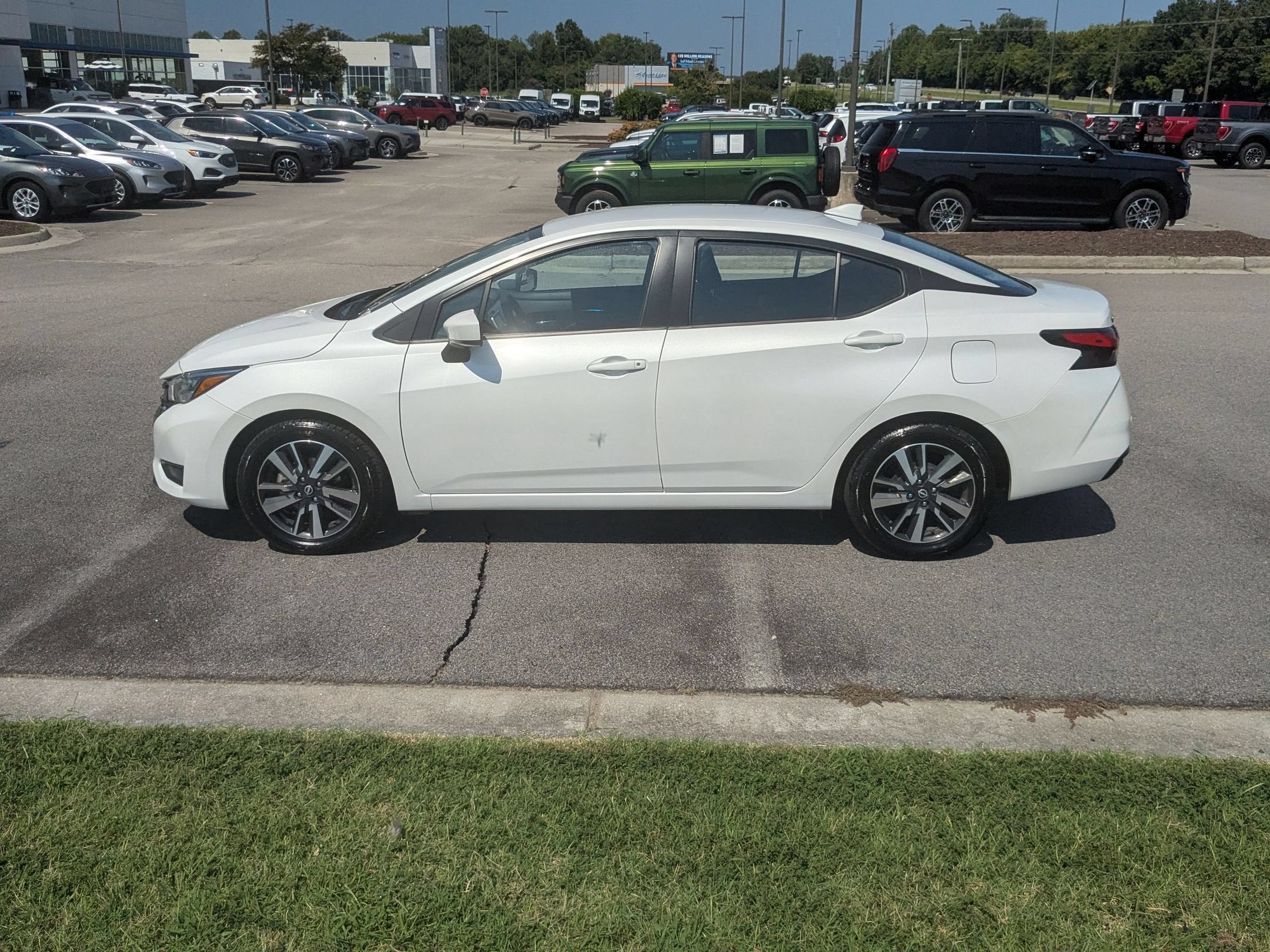 2025 Nissan Versa SV