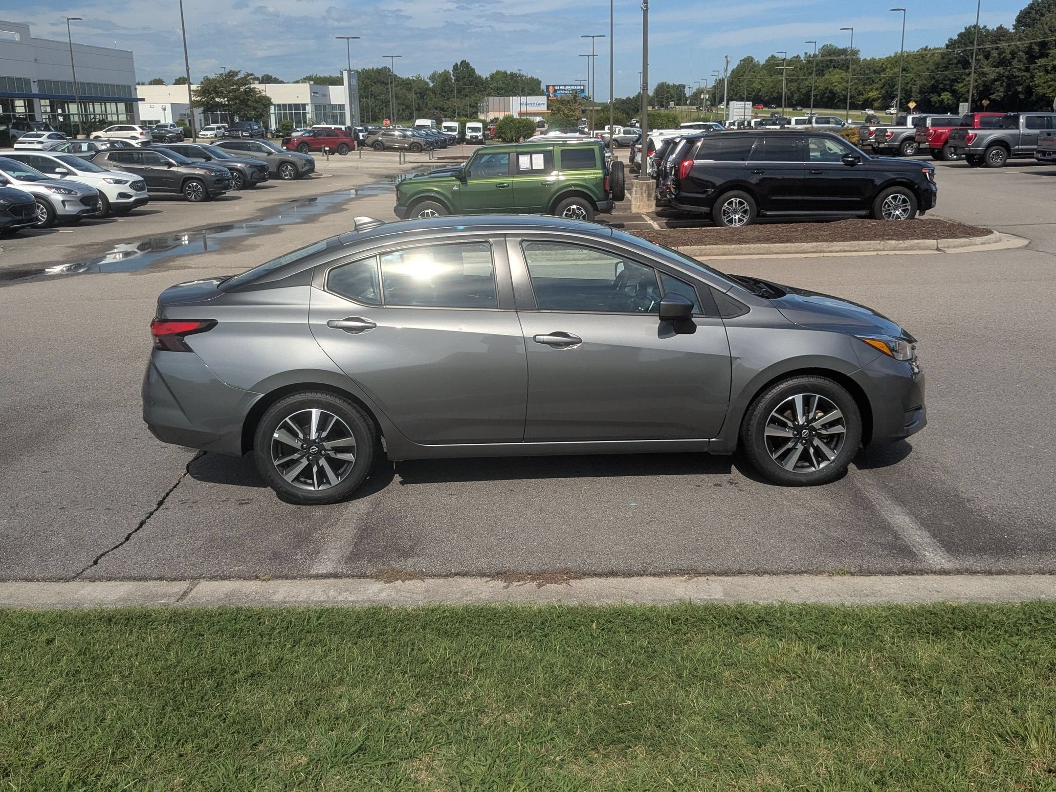 2025 Nissan Versa SV