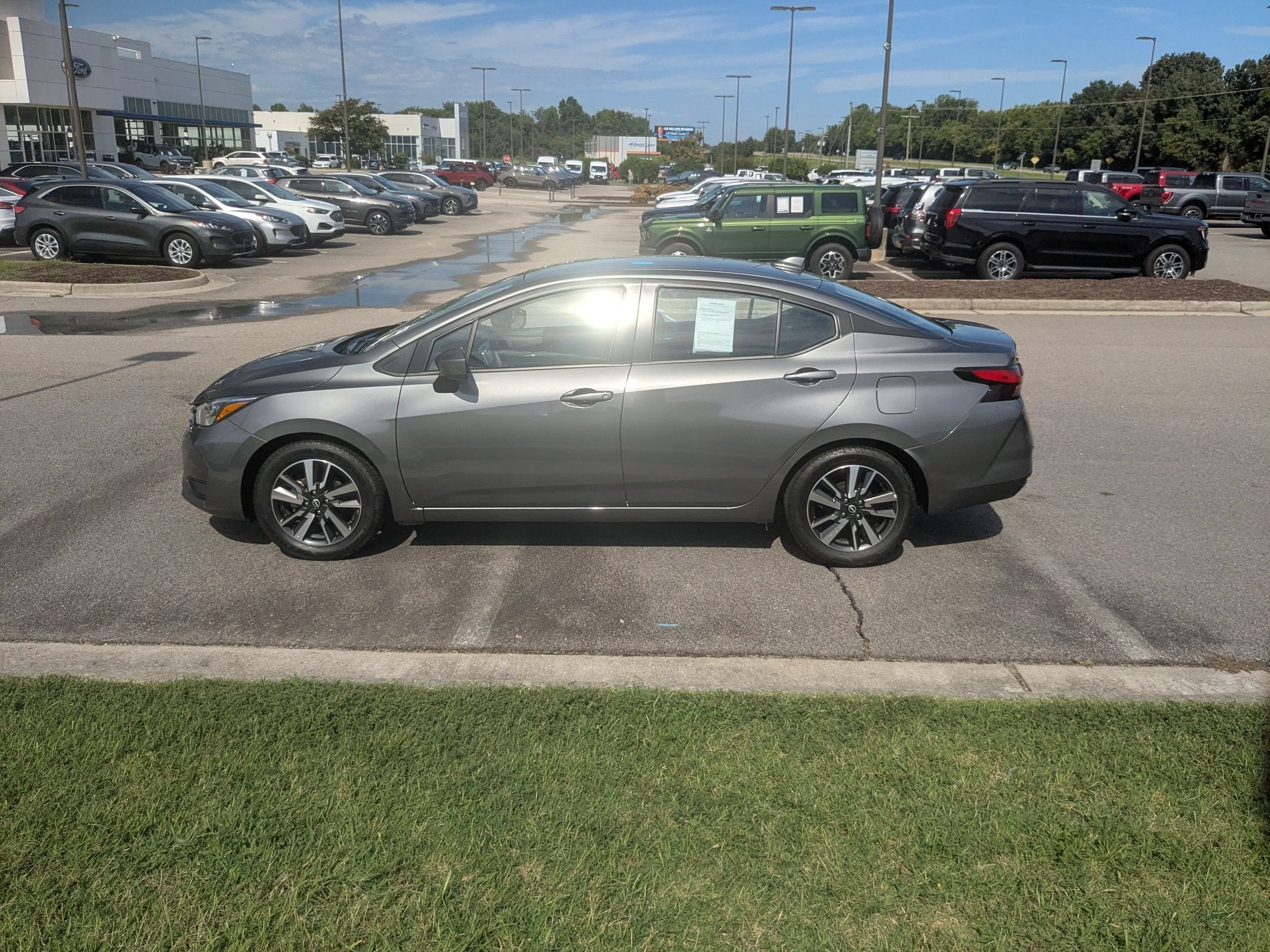 2025 Nissan Versa SV