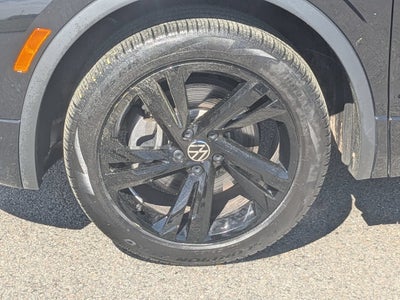 2023 Volkswagen Tiguan SE R-Line Black