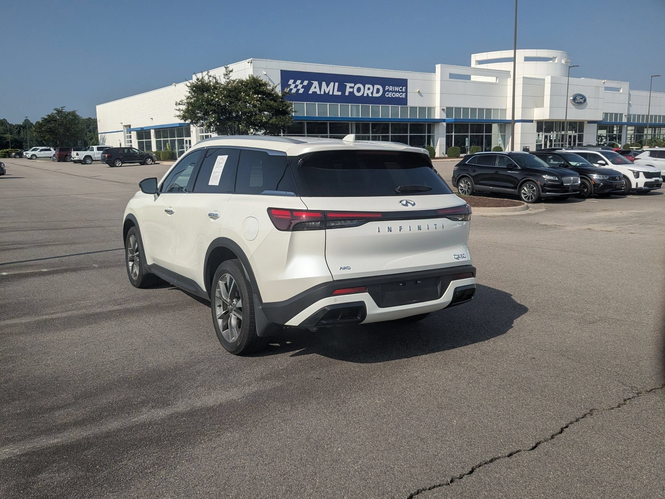 2025 INFINITI QX60 LUXE