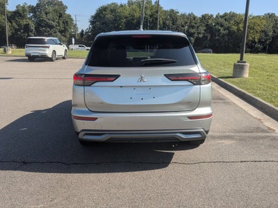 2025 Mitsubishi Outlander SE