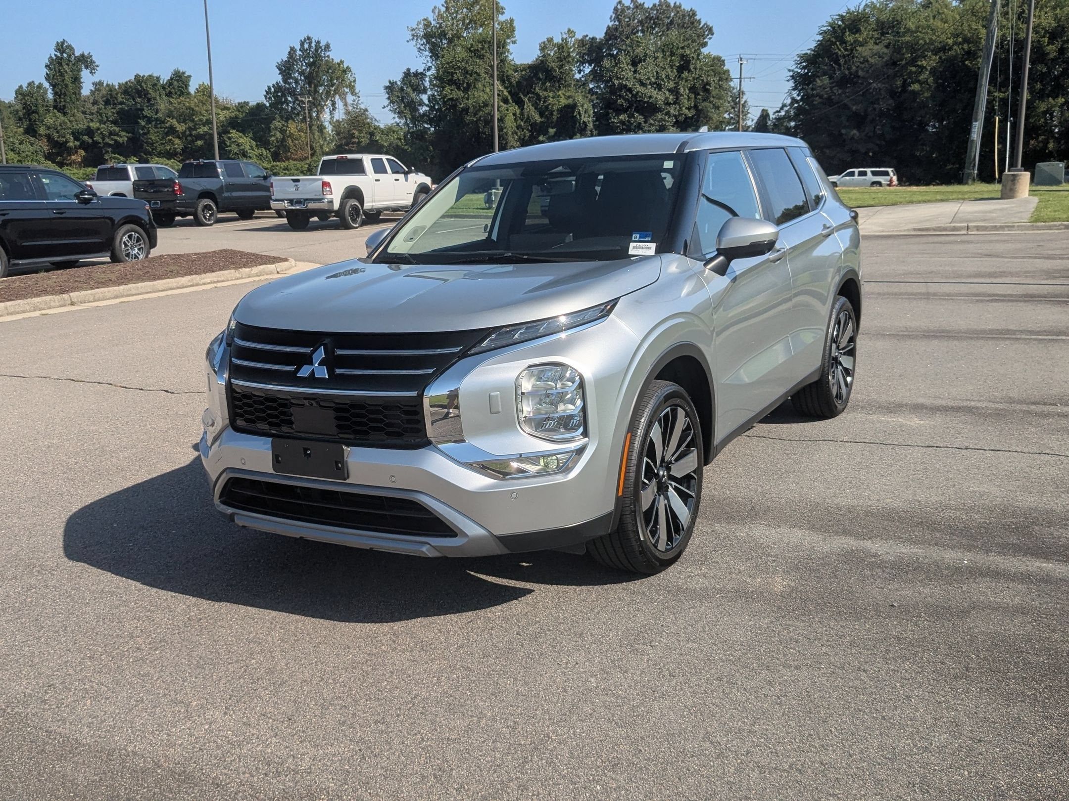 2025 Mitsubishi Outlander SE