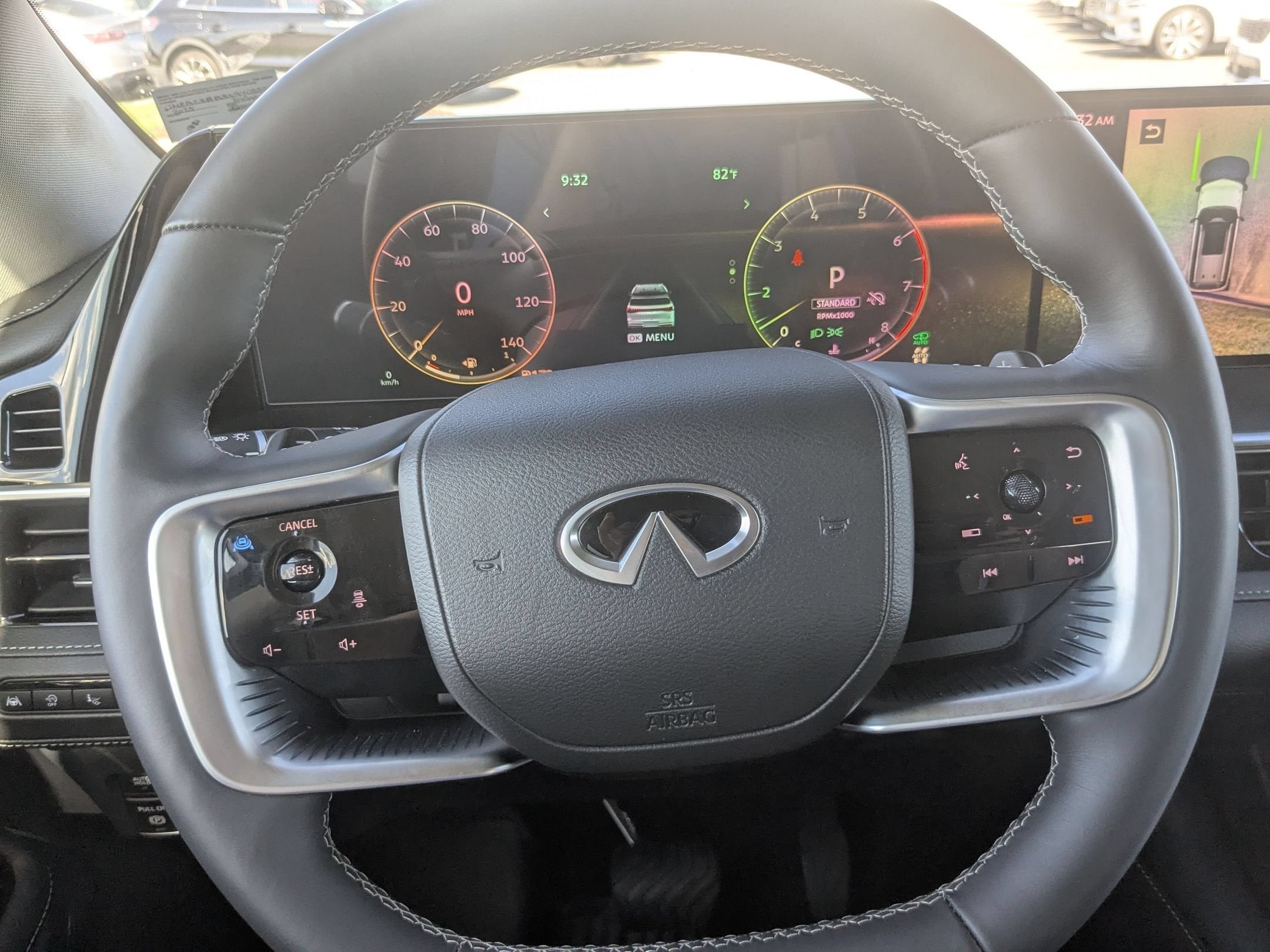 2025 INFINITI QX80 LUXE