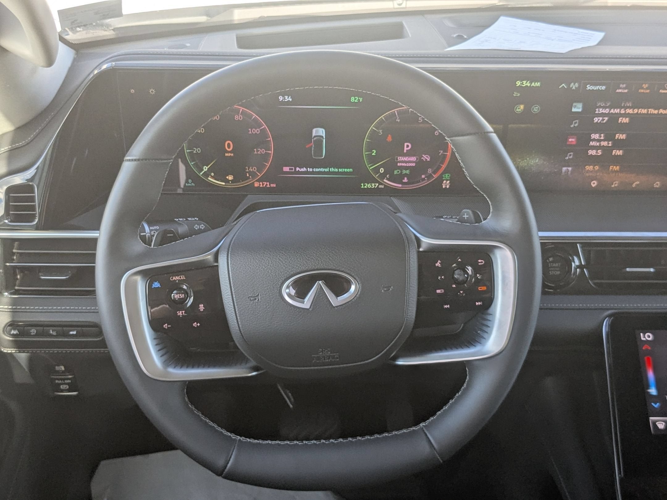 2025 INFINITI QX80 LUXE