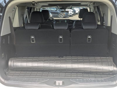 2025 INFINITI QX80 LUXE