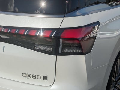 2025 INFINITI QX80 LUXE