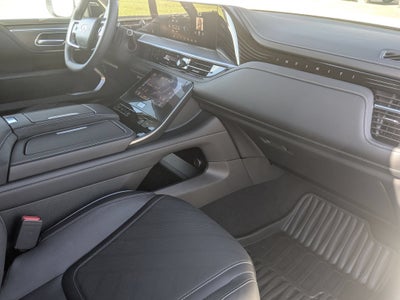 2025 INFINITI QX80 LUXE