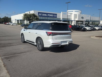 2025 INFINITI QX80 LUXE