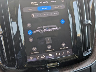 2023 Volvo XC60 Ultimate Bright Theme